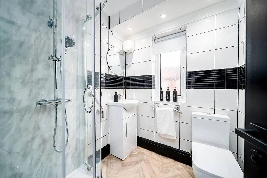 Dawlish House - Newly Refurbished Gem Apartment Leeds  United Kingdom